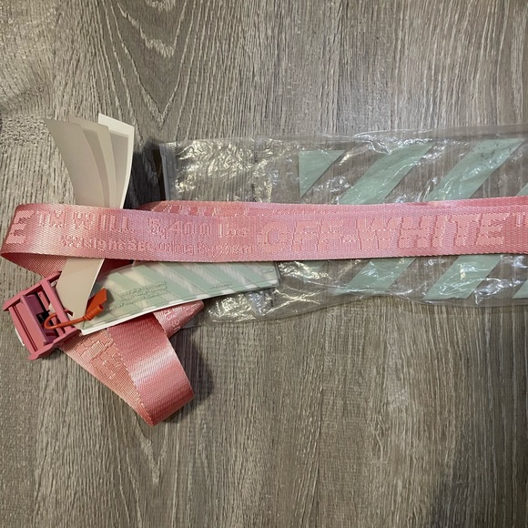 Brand new OFF-WHITE belt. Light pink. RARE - Picture 3 of 9